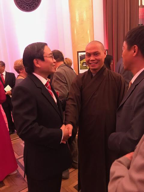 FAA75382 9D02 415B 8655 88ED59EDE076