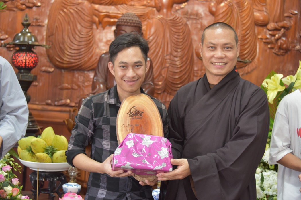 4B8BF8BC 7A20 40D5 A9DE 54E0FAEEB896