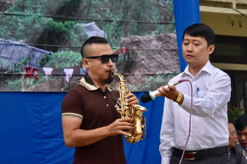 72F70A1A FC4B 43A0 AC15 F75D7872C427