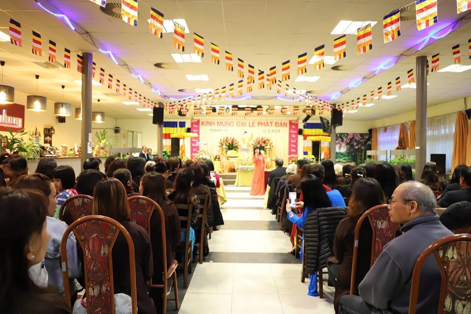 E8122F2F BA33 4C4A A2F5 6630A20C9FCC