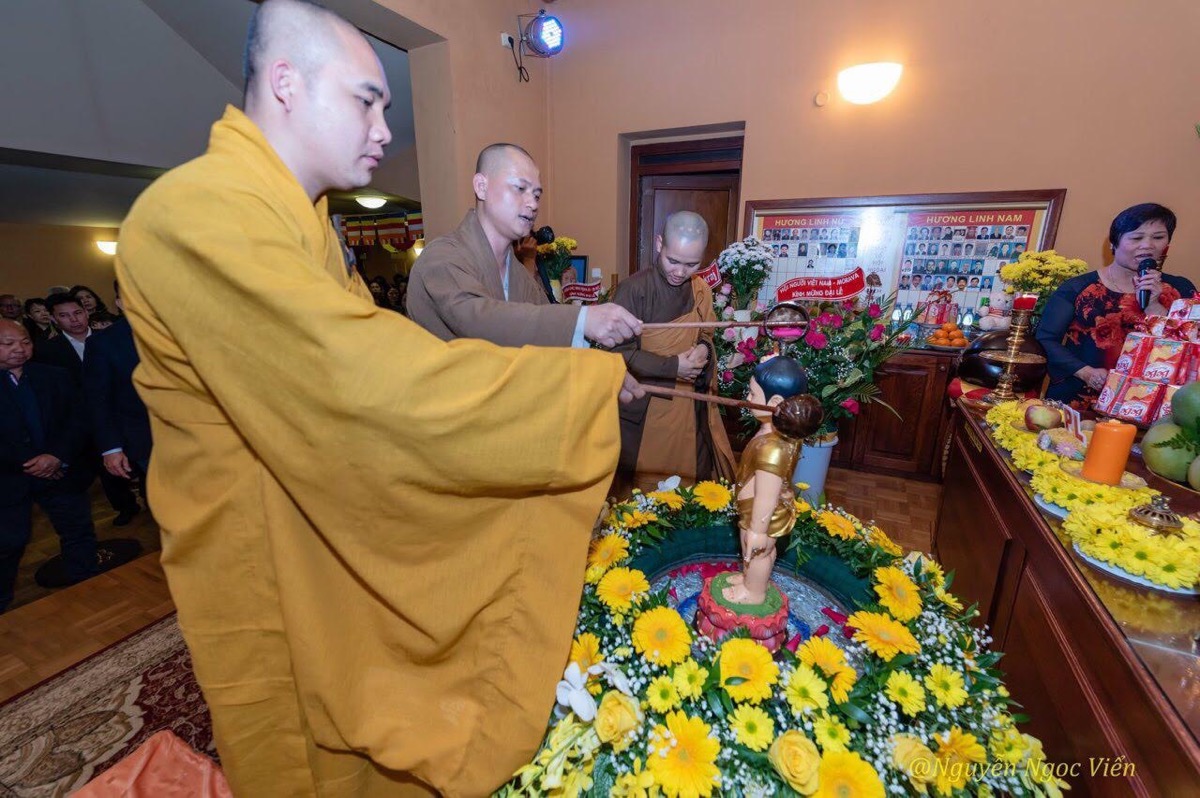 E1BCB957 F20A 4515 A38F BAC2F7C39332