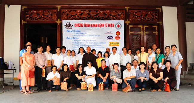 phat dan va kham benh