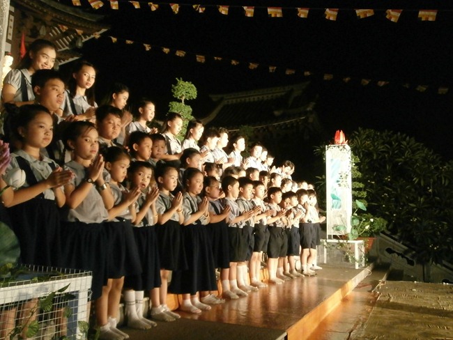 phat dan va kham benh 1