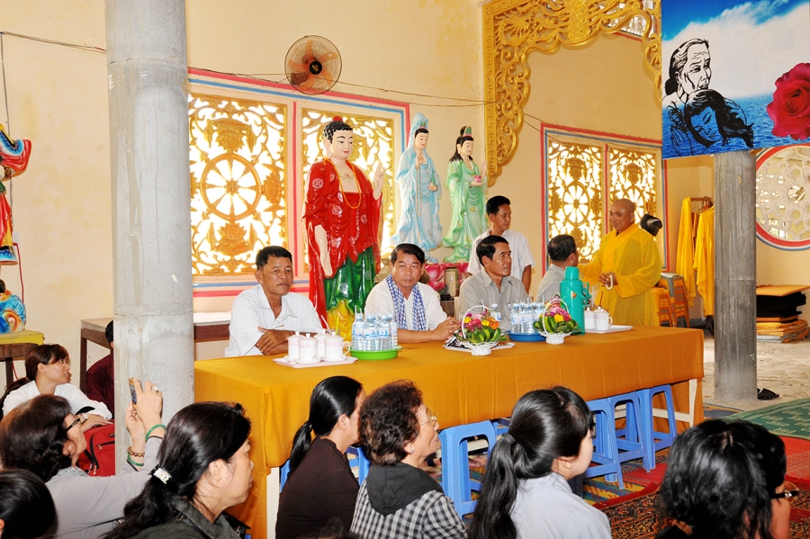 Chính quyền Huyện Peam Ror và xã Neak Loeung tỉnh Pray Veng