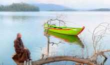 Mây trôi qua cuộc mộng   