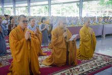Tăng thân và Phật tử tu viện Khánh An cúng dường trường hạ Học Viện Phật giáo Việt Nam TP.HCM