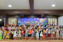 Ban Văn hóa Phật giáo TP.HCM phối hợp cùng Tu viện Khánh An tổ chức chương trình trung thu Vầng Trăng Tỉnh Thức và tặng 200 phần quà cho thiếu nhi