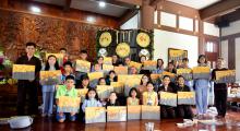 Vẽ tranh trong khoá tu Hoa Phượng Đỏ