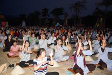 Chỉ đơn giản là bình yên và vui vẻ.