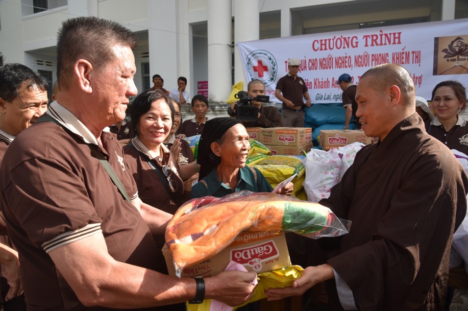 Quà Vu Lan về với bà con các thôn, bản thuộc tỉnh Gia Lai Quà Vu Lan về với bà con các thôn, bản thuộc tỉnh Gia Lai